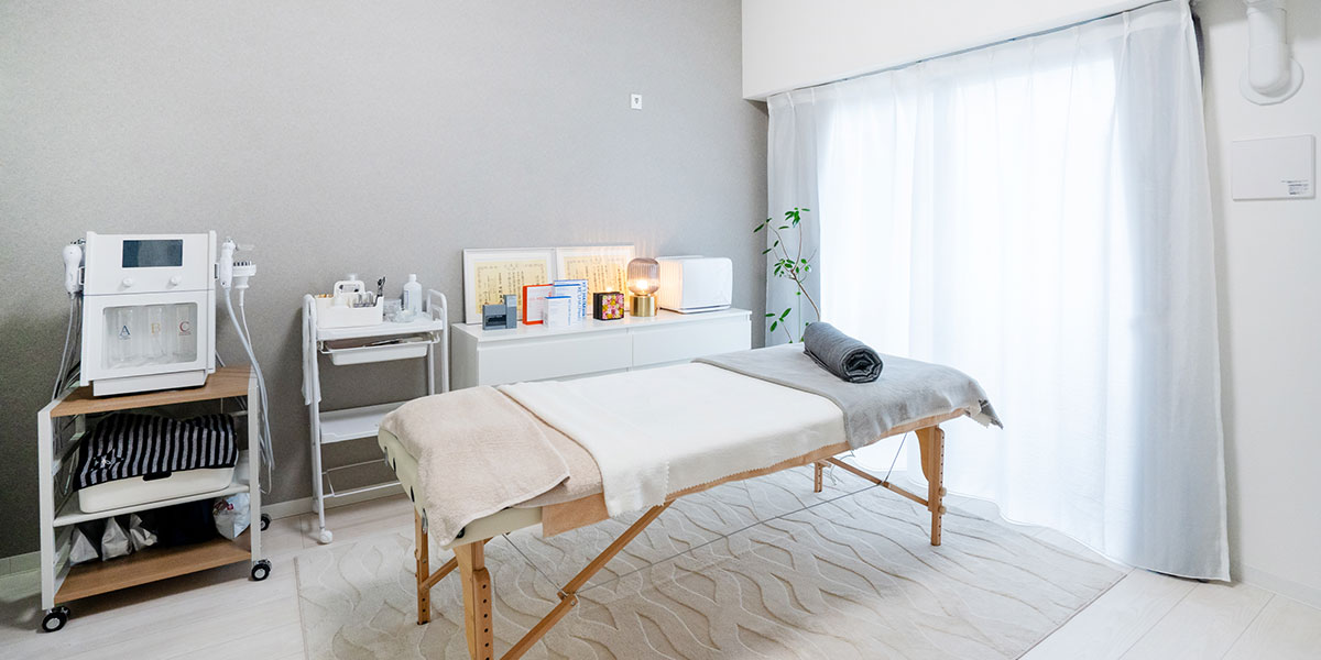 BIOEL福岡の清潔感あふれる完全個室の内観